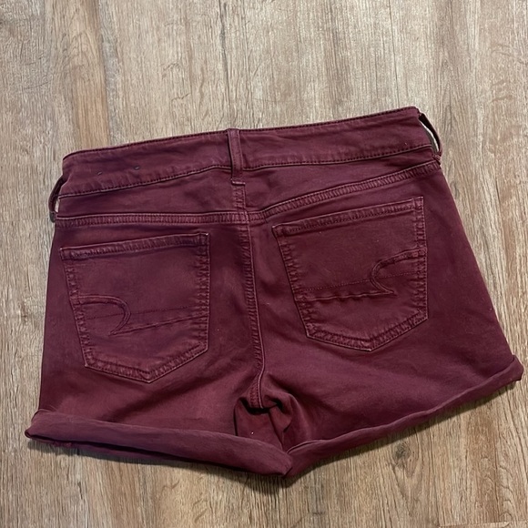 AMERICAN EAGLE SUPER STRETCH MAROON SHORTS (4) - Picture 6 of 6
